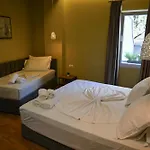 Kuta's Center ティラナ
