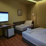 ホテル Kuta's Center ティラナ