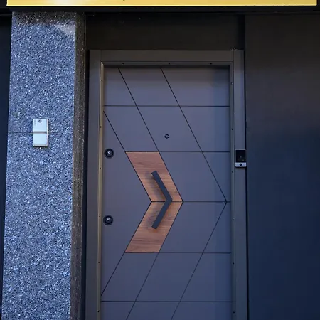 Kuta's Center Hotel Tirana